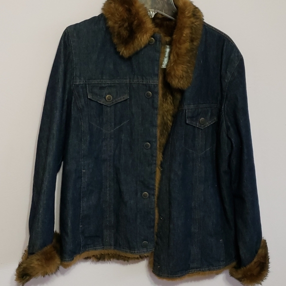 Jean jacket with fur lining